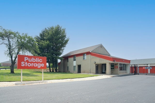Self Storage Units Near 2977 MacArthur Road at Public Storage Whitehall