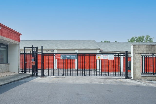 Public Storage 2977 MacArthur Road in Whitehall, PA