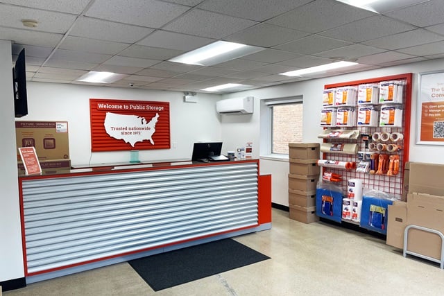 30×10 Garage in Chicago, IL 5778 N Northwest Hwy Chicago, Illinois 3