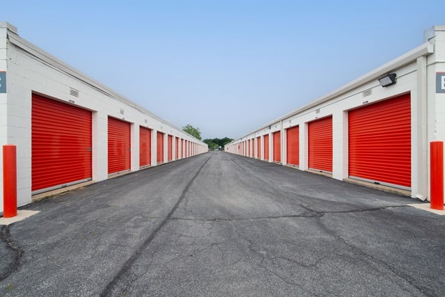 Self Storage Units Near 653 Jefferic Blvd at Public Storage Dover