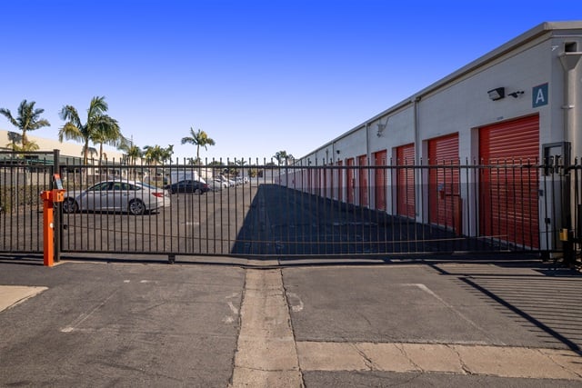 Public Storage  16212 Gothard Street in Huntington Beach, CA