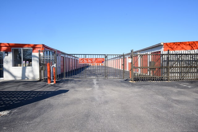 Public Storage  8050 McCormick Blvd in Evanston, IL