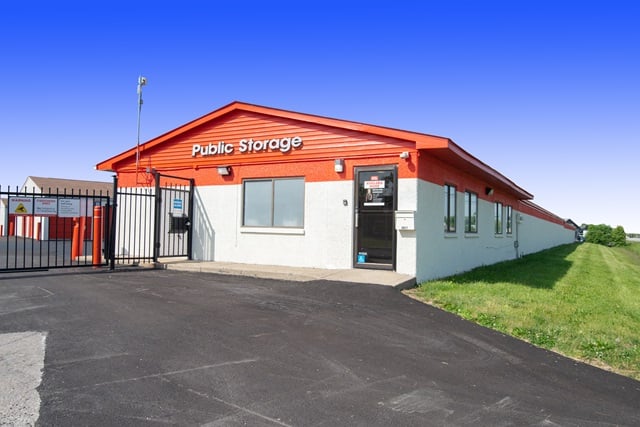 30×10 Public Storage: Garage in Indianapolis, IN 6817 W Washington St Indianapolis, Indiana