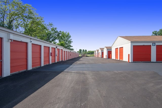 30×10 Public Storage: Garage in Indianapolis, IN 6817 W Washington St Indianapolis, Indiana 2