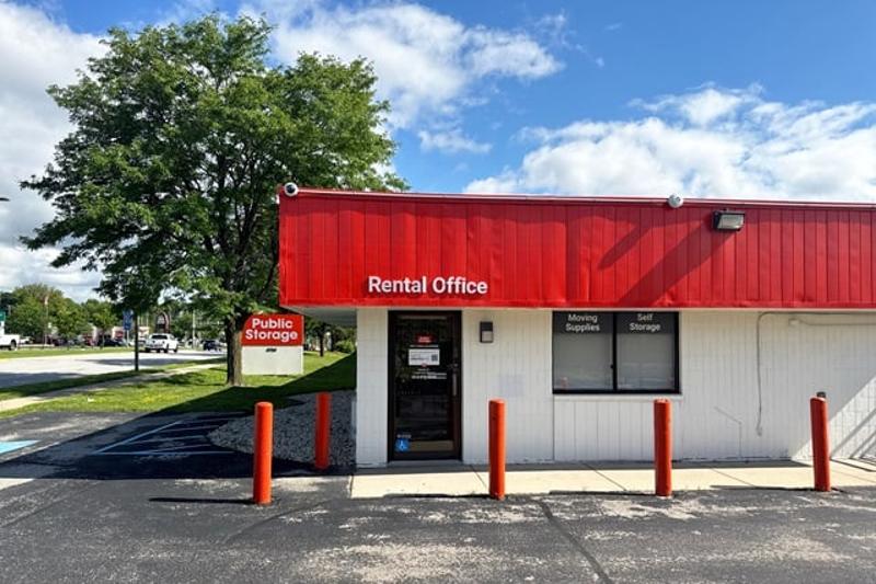 Public Storage at 4750 S 108th St, Greenfield, WI