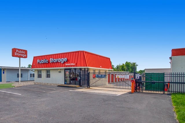 20 x 10 Public Storage: Self Storage Unit in New Castle, Delaware