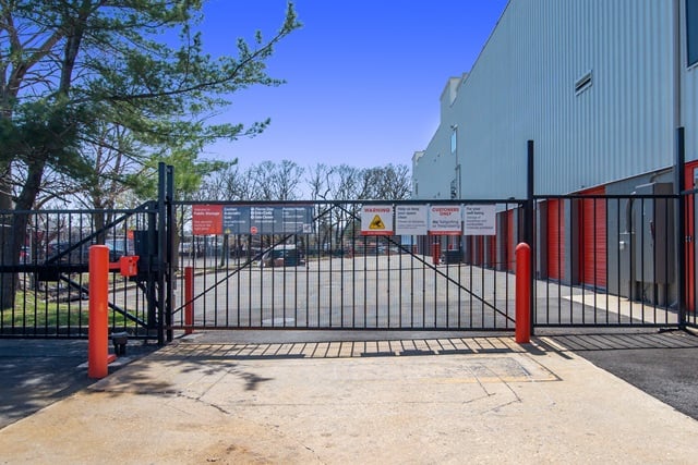 Self Storage Unit in Bethpage, New York 3