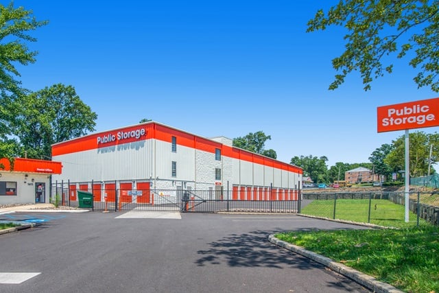 30×10 Public Storage: Garage in Trenton, NJ