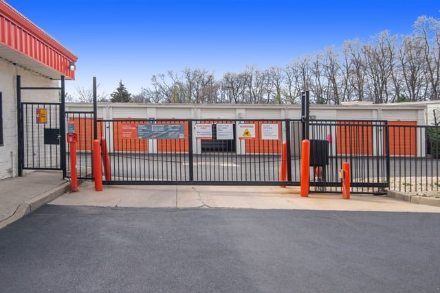 Public Storage  203 New Clarkstown Road in Nanuet, NY