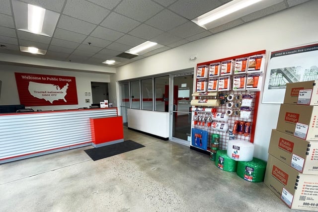 Public Storage in Lincolnwood, IL  6460 N Lincoln Ave 3