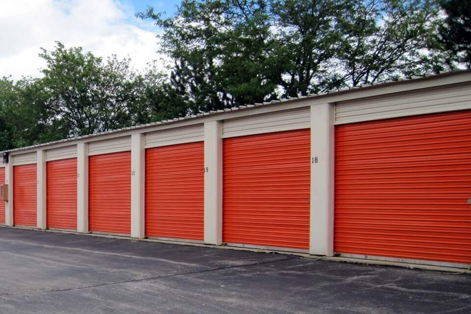 20×10 Public Storage: Garage in Milwaukee, WI 6676 W Appleton Ave Milwaukee, Wisconsin 2