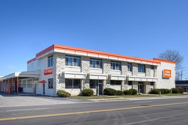 16×8 Public Storage: Parking Lot in Mount Prospect, IL 708 W Central Road Mount Prospect, Illinois