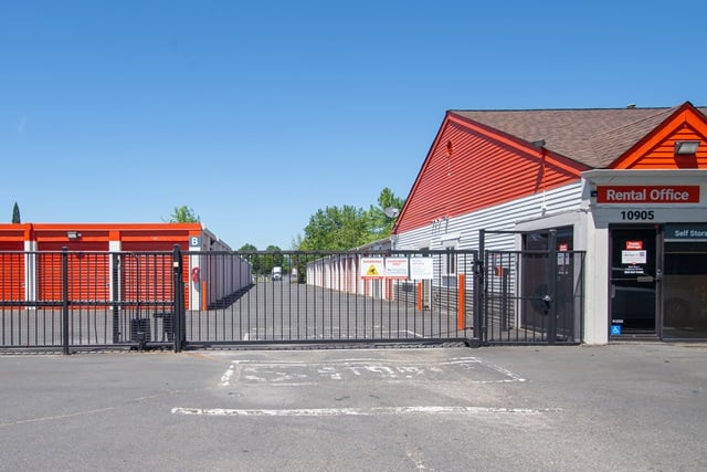 Public Storage 10905 SW Denney Rd in Beaverton, OR