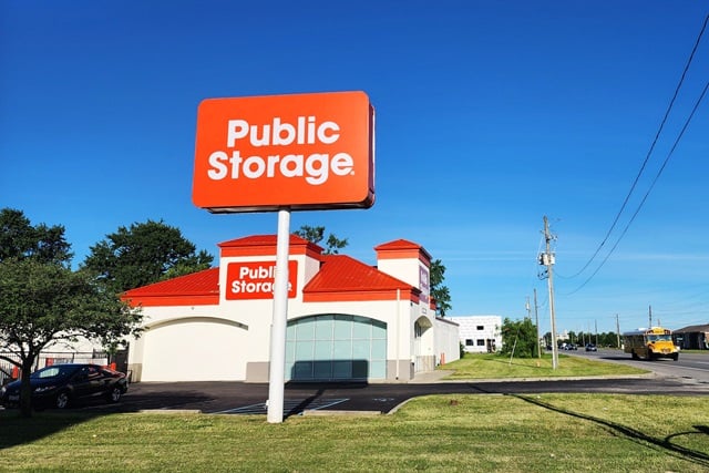 20×10 Public Storage: Garage in Indianapolis, IN 7435 Rockville Road Indianapolis, Indiana