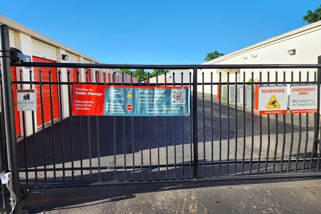 Public Storage  7435 Rockville Road in Indianapolis, IN