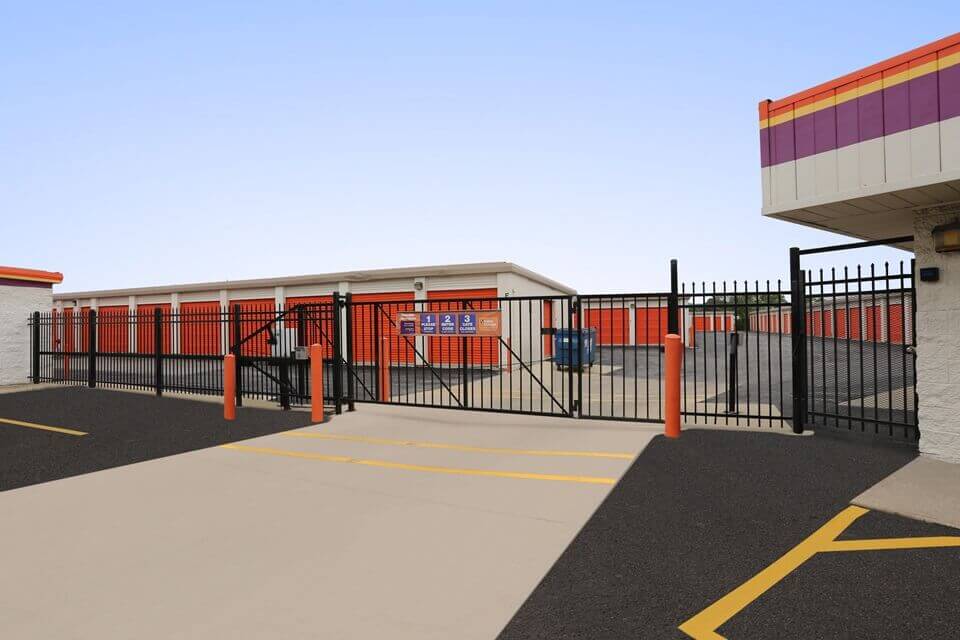 Public Storage  2401 Lois Drive in Rolling Meadows, IL