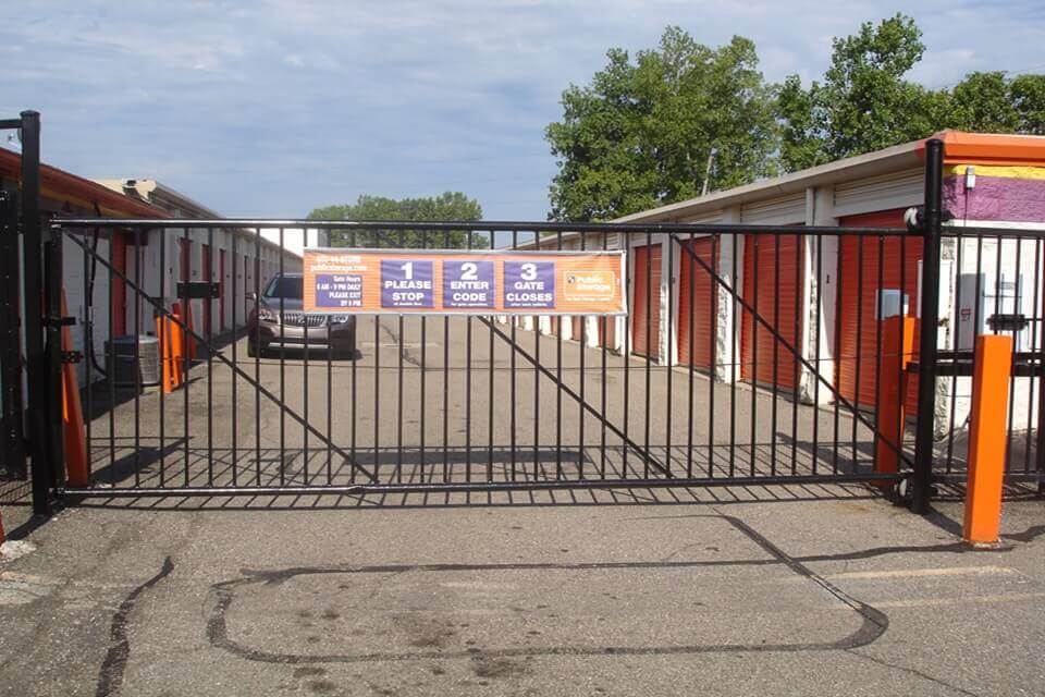 Public Storage  31505 Groesbeck Hwy in Roseville, MI