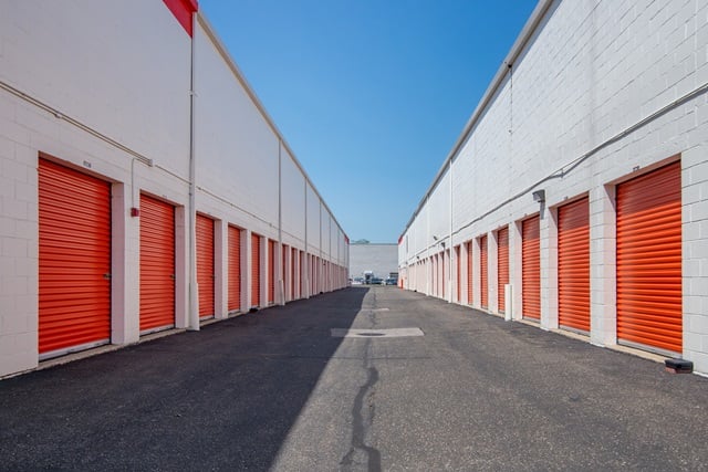 Bay Shore, NY, SelfStorage Near 122 Saxon Ave 18447264531 I