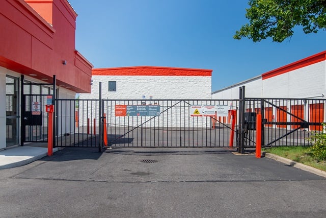 Public Storage  122 Saxon Ave in Islip, NY