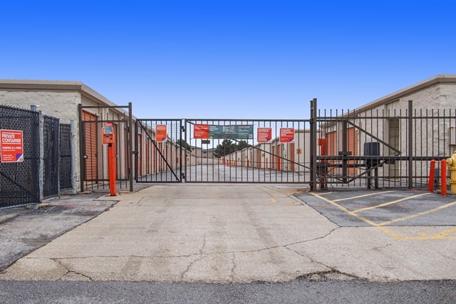 Self Storage Unit in Orland Hills, Illinois 3