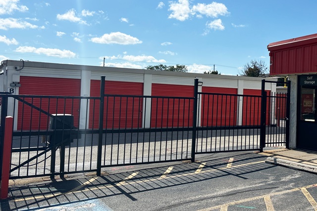 Public Storage  2901 Touhy Ave in Elk Grove Village, IL