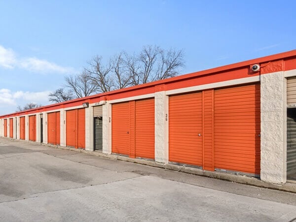 30×10 Self Storage Unit in Burbank, IL 6990 W 79th Street Burbank, Illinois 2