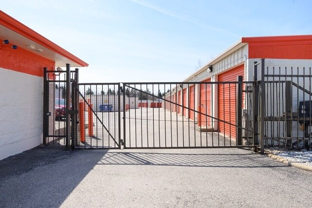 Public Storage  1000 E Lake Street in Roselle, IL