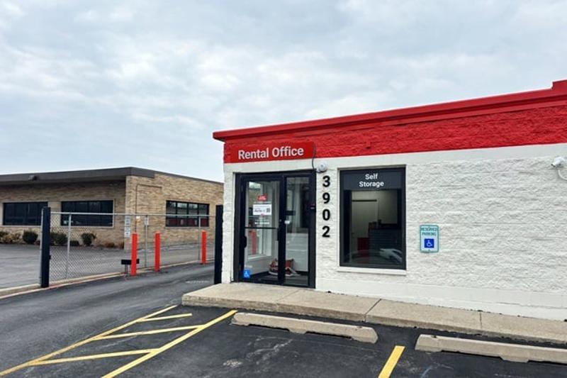 Public Storage - Schiller Park at 3902 River Road, Schiller Park, IL