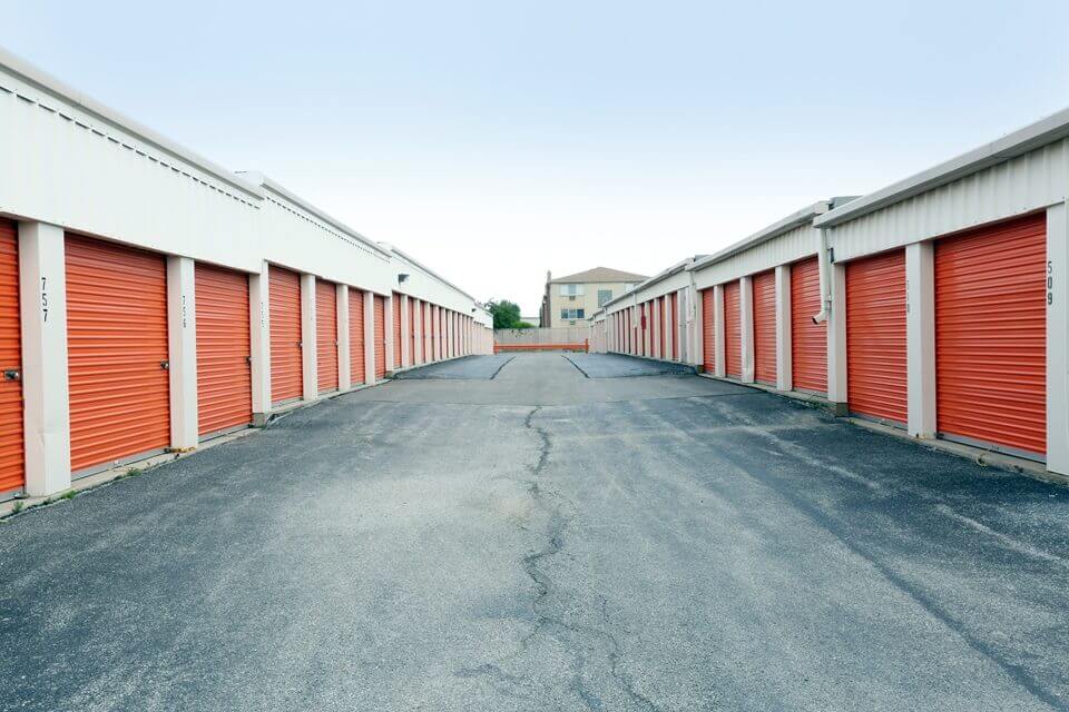 30×10 Self Storage Unit in Schiller Park, IL 3902 River Road Schiller Park, Illinois 2