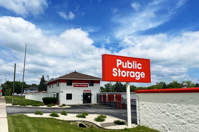 10 x 10 Self Storage Unit in Aurora, Illinois