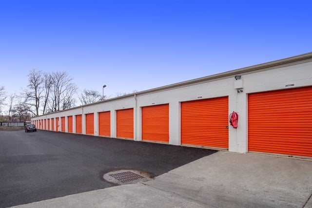 20×10 Public Storage: Garage in Annandale, VA 4400 Backlick Road Annandale, Virginia 2