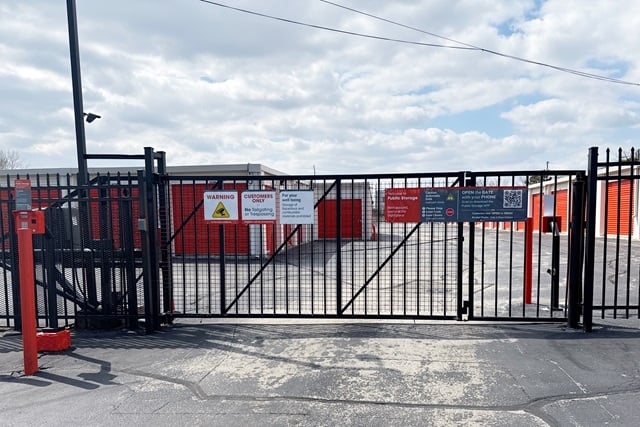 Public Storage  535 S 84th Street in Milwaukee, WI