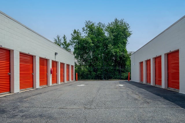 30×10 Public Storage: Garage in Frazer, PA 49 Lancaster Ave Frazer, Pennsylvania 2