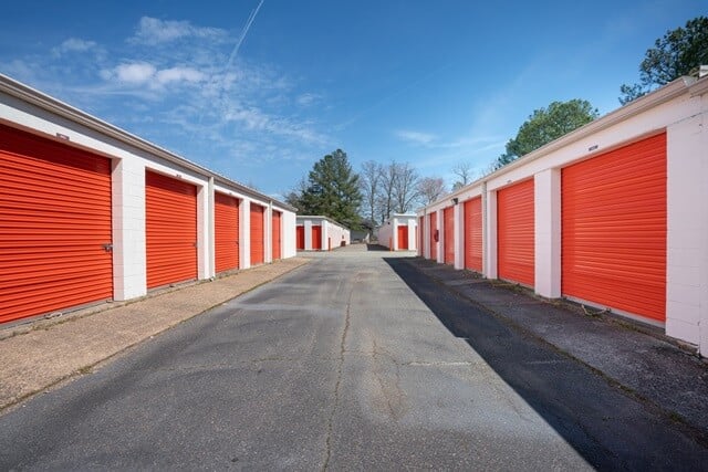Yorktown, VA, SelfStorage Near 7430 Washington Memorial Hwy 1
