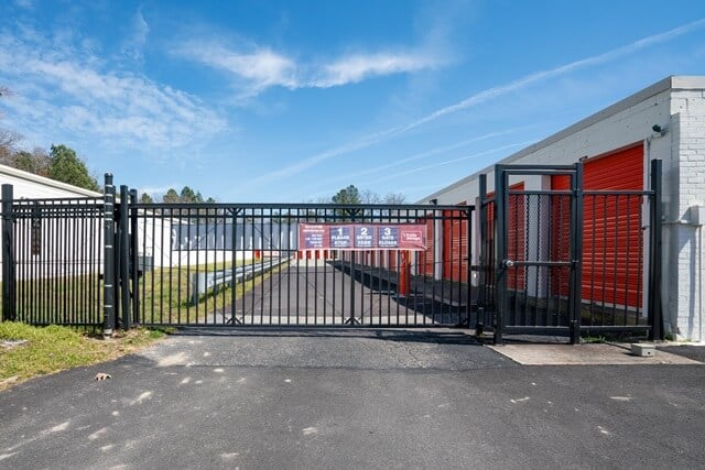 Public Storage  7430 George Washington Memorial Hwy in Yorktown, VA