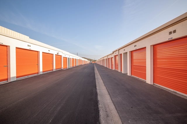 20×10 Self Storage Unit in Sun Valley, CA 11838 Sheldon Street Sun Valley, California 2