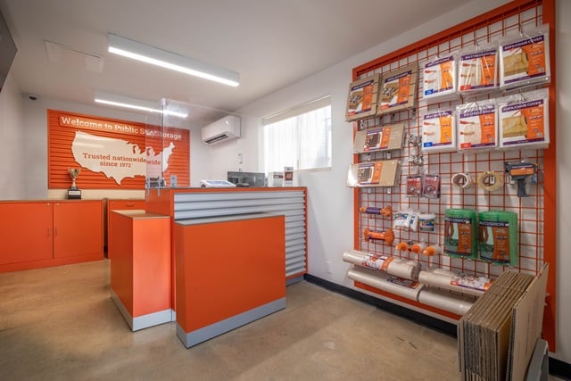 20×10 Self Storage Unit in Sun Valley, CA 11838 Sheldon Street Sun Valley, California 3
