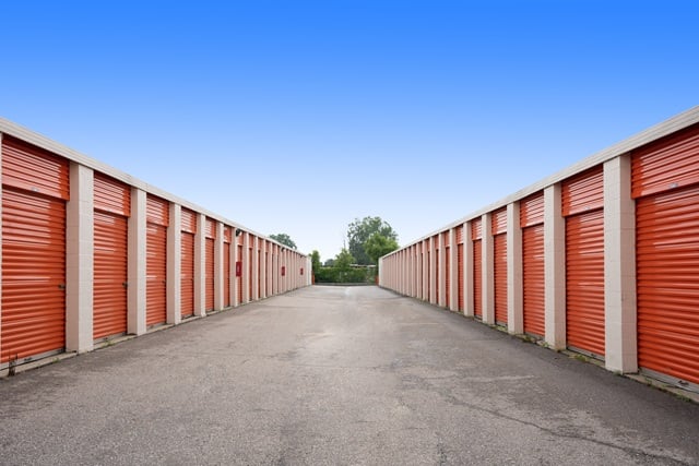 30×10 Public Storage: Garage in Royal Oak, MI 5060 Coolidge Highway Royal Oak, Michigan 2