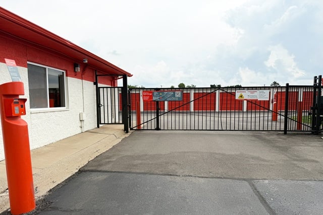 Public Storage  12900 Newburgh Road in Livonia, MI