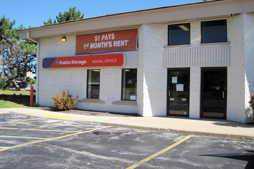 25×8 Public Storage: Garage in Waukesha, WI N5W22966 Bluemound Rd Waukesha, Wisconsin