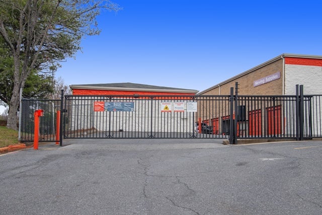 Public Storage  7700 Central Ave in Capitol Heights, MD