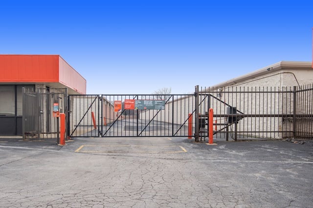 Public Storage  17208 Halsted Street in Harvey, IL