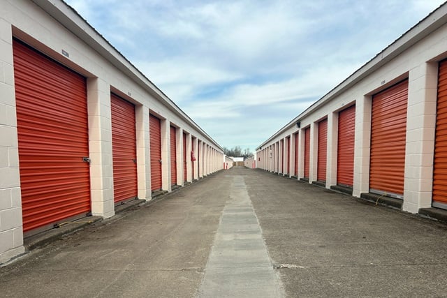 25×10 Garage in Fairfield, OH 5201 Dixie Highway Fairfield, Ohio 2