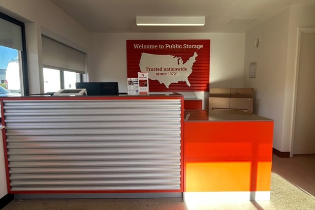 25×10 Garage in Fairfield, OH 5201 Dixie Highway Fairfield, Ohio 3