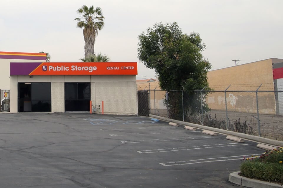 30 x 10 Self Storage Unit in Granada Hills, California