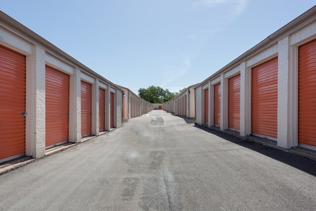 30×10 Public Storage: Parking Lot in Kansas City, MO 5601 E 112th Terrace Kansas City, Missouri 2