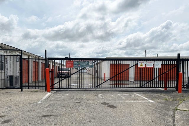 Public Storage  1405 Bunton Road in Louisville, KY