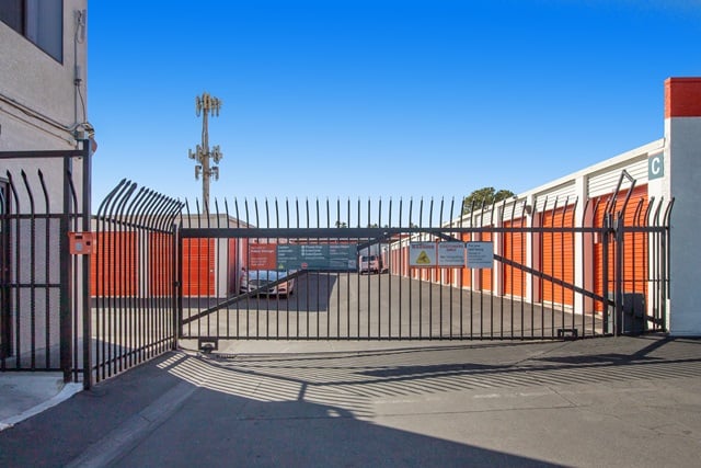 Public Storage  3345 S Rainbow Blvd in Las Vegas, NV