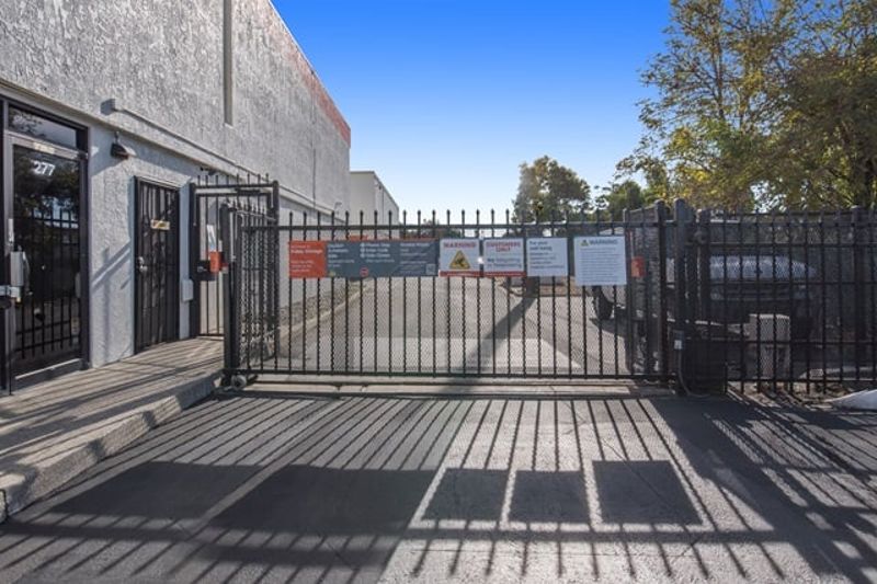 Extra Space Storage Monument Boulevard Concord Ca Concord, CA, Self-Storage Units Near 2350 Monument Blvd | Public StorageĀ®