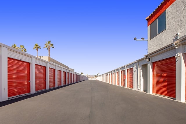 Las Vegas, NV, SelfStorage Near 2830 E Desert Inn 18447264531 I
